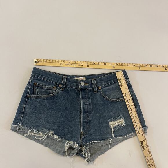 Women's Vintage 90s Levi's 501 Reworked Cutoff Denim Shorts - Picture 6 of 7